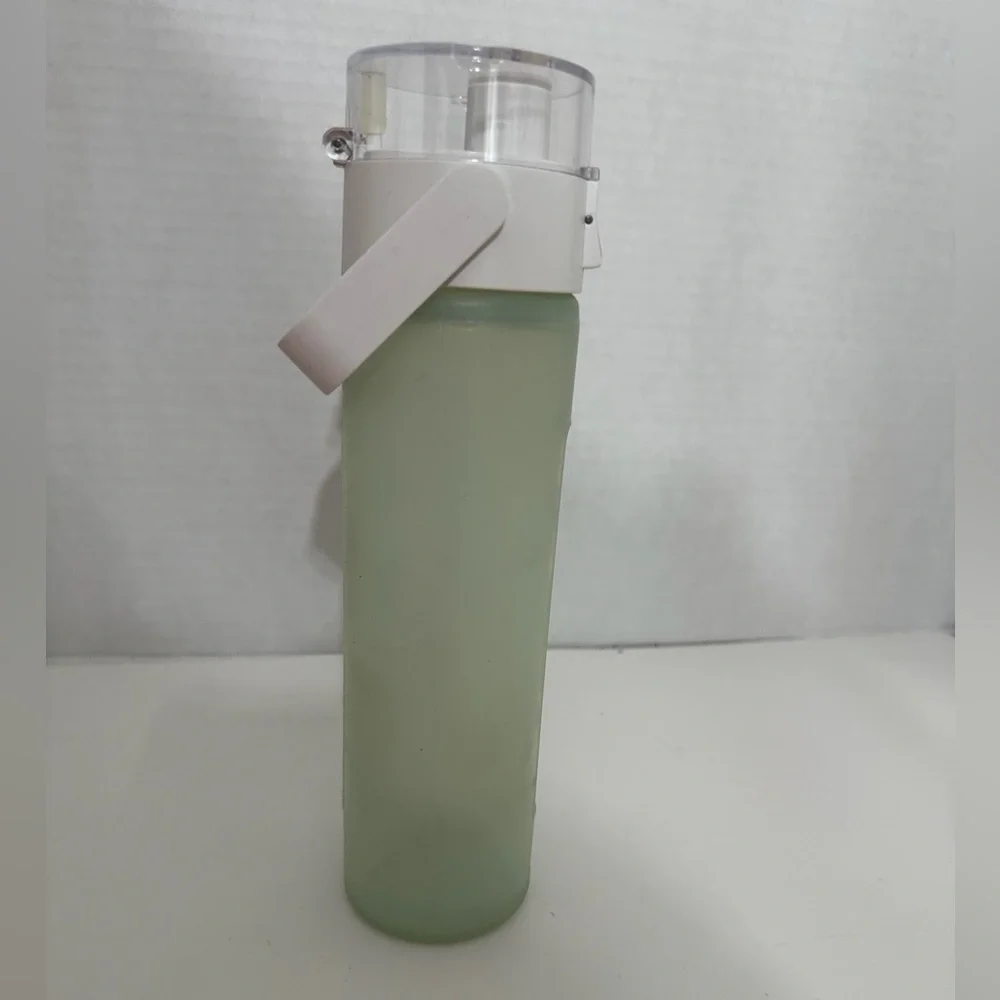 Takeya Green Insulated Water Bottle Flip Lock Clear Lid Wellness Hydration